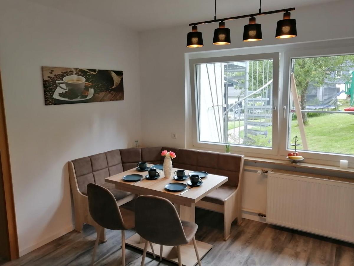 Apartment Am Felsen Zueschen Winterberg Buitenkant foto