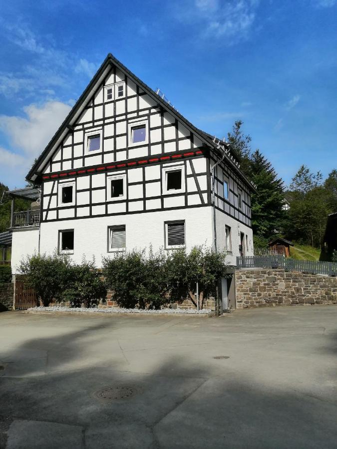 Apartment Am Felsen Zueschen Winterberg Buitenkant foto