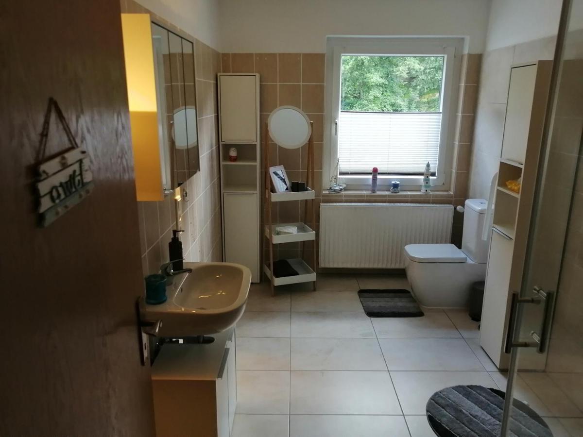 Apartment Am Felsen Zueschen Winterberg Buitenkant foto