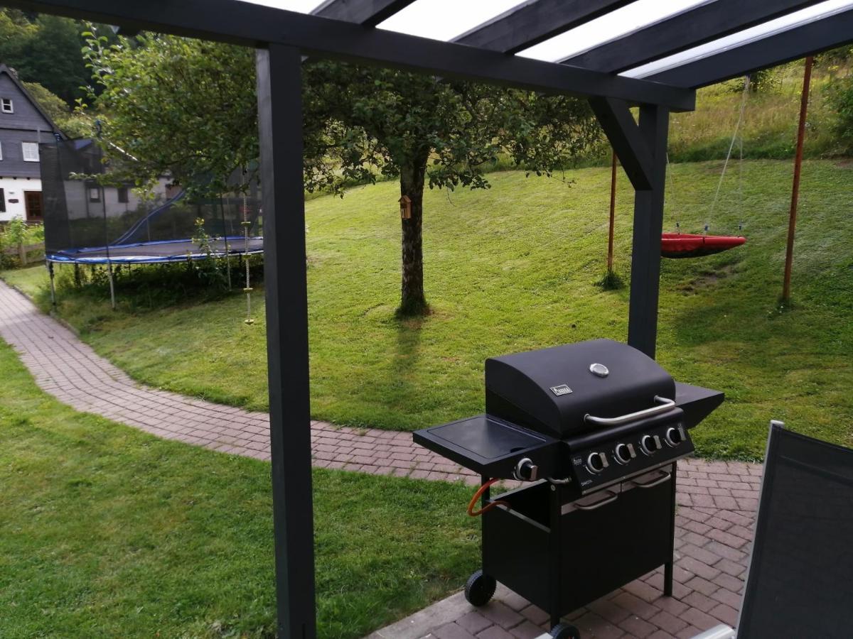 Apartment Am Felsen Zueschen Winterberg Buitenkant foto